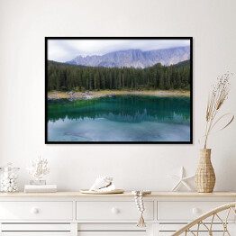Plakat w ramie Karersee, najpiękniejsze górskie jezioro w Dolomitach