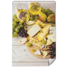Fototapeta Płyta serowa z winem, świeżymi winogronami i gruszkami