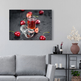 Obraz na płótnie Świeżo zrobiony likier wiśniowy