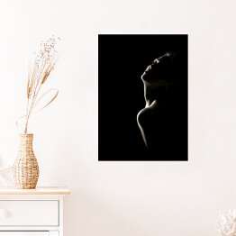 Plakat W cieniu. Portret kobiety fotografia czarno biała