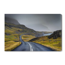 Obraz na płótnie Pusta droga prowadząca przez malownicze tereny Islandii