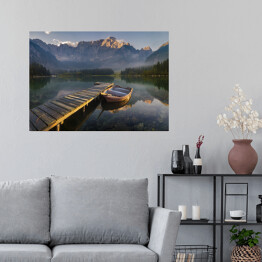 Plakat samoprzylepny Drewniany most nad górskim jeziorem