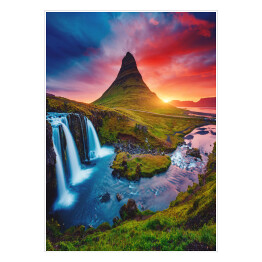 Plakat samoprzylepny Wodospad przy wulkanie na tle zachodu słońca, Islandia