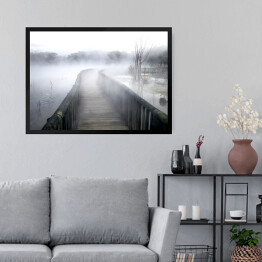 Obraz w ramie Drewniany most na zamglonym jeziorze 
