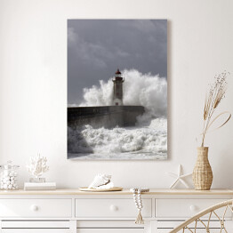 Obraz na płótnie Burzowa fala i latarnia morska
