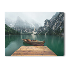 Obraz na płótnie Jezioro w dolinie górskiej we Włoszech