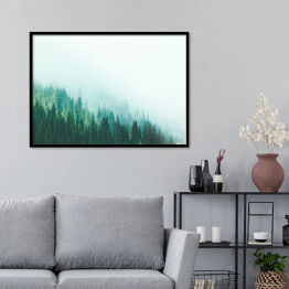Plakat w ramie Las w górach znikający we mgle