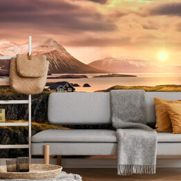 Fototapeta samoprzylepna Domy na fiordach o zachodzie słońca
