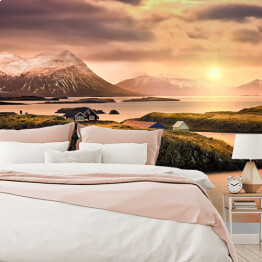 Fototapeta samoprzylepna Domy na fiordach o zachodzie słońca