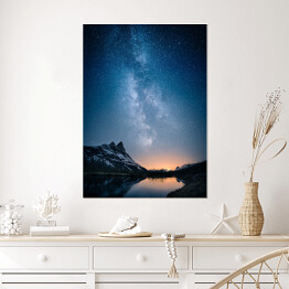 Plakat Nocne niebo nad jeziorem w górach