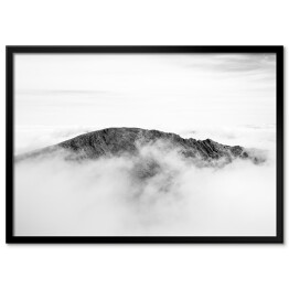 Plakat w ramie Łańcuch górski we mgle, Islandia