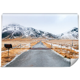 Fototapeta Islandzki krajobraz górski zimą