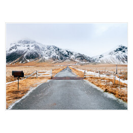 Plakat samoprzylepny Islandzki krajobraz górski zimą