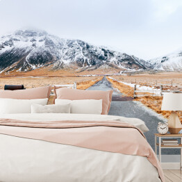 Fototapeta winylowa zmywalna Islandzki krajobraz górski zimą