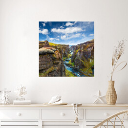 Plakat samoprzylepny Widok na Kanion Fjadrargljufur i rzekę, Islandia
