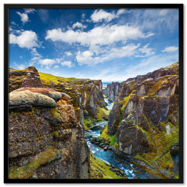 Plakat w ramie Widok na Kanion Fjadrargljufur i rzekę, Islandia
