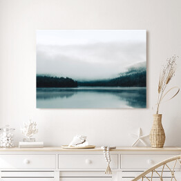 Obraz na płótnie Norweskie jezioro we mgle 