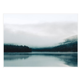 Plakat samoprzylepny Norweskie jezioro we mgle 