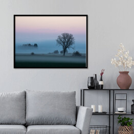 Plakat w ramie Krajobraz z gęstą mgłą o poranku