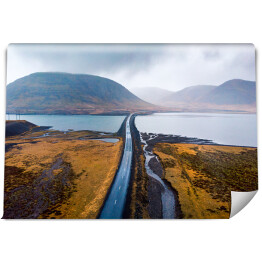 Fototapeta Krajobraz z drogą nad rzeką, Islandia