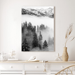 Obraz na płótnie Szczyt góry oraz las we mgle