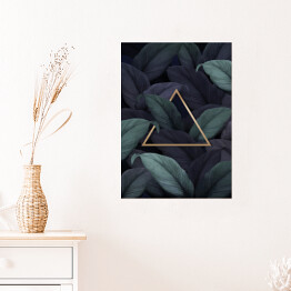 Plakat Tropikalne ciemne liście z trójkątem w złotym kolorze