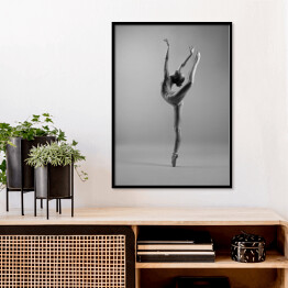Plakat w ramie Ballerina w butach pointe taniec w studio