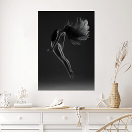 Plakat samoprzylepny Balerina z długimi włosami skacze 