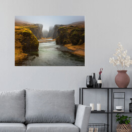 Plakat samoprzylepny Islandzka rzeka wśród skał