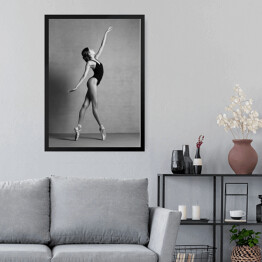 Obraz w ramie Ballerina w pointe shoes taniec w czarnym stroju
