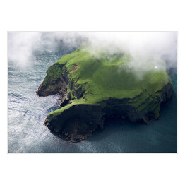 Islandzka mała wyspa na morzu