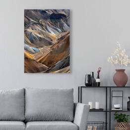Obraz na płótnie Rzeka w Landmannalaugar między kolorowymi górami, Islandia