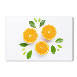 Pomarańcze z listkami na białym tle