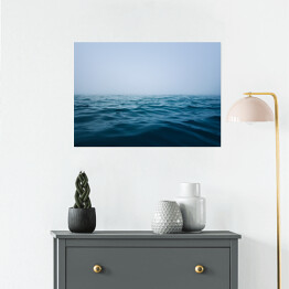 Plakat Błękit oceanu w mglisty dzień
