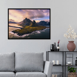 Plakat w ramie Islandzki przylądek o zachodzie słońca