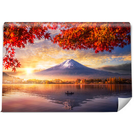 Fototapeta winylowa zmywalna Kolorowy jesienny sezon i góry Fuji z poranną mgłą i czerwone liście na jeziorze Kawaguchiko jest jednym z najlepszych miejsc w Japonii.