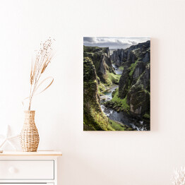 Obraz na płótnie Górski wąwóz z rzeką, Islandia