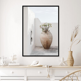 Plakat w ramie Piękny wazon z kwiatami cienie na ścianie. Kreatywny, minimalny, stylizowany koncept dla blogerów.