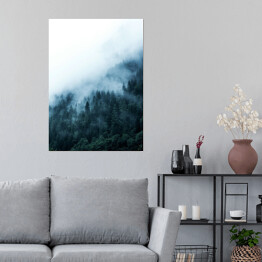 Plakat samoprzylepny Ośnieżone drzewa na wzgórzu we mgle