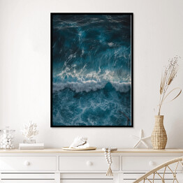 Plakat w ramie Głębia oceanu - ciemna niebieska woda