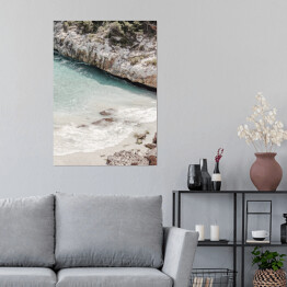 Plakat Letnia zatoka na plaży. Kreatywny, minimalny, jasny i zwiewny koncept stylizowany.