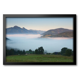 Obraz w ramie Mgła w górach - Słowacja