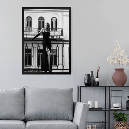 Obraz w ramie Podróż do Paryża. Czarno biała fotografia kobiety