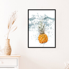 Plakat w ramie Ananas wpadający do wody