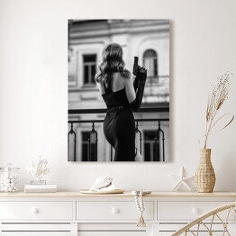 Obraz klasyczny Paryski balkon. Fotografia czarno biała kobiety w stylizacji retro