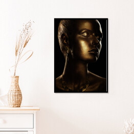 Plakat w ramie Portret kobiety - złoty makijaż glamour
