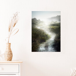 Plakat samoprzylepny Wschód słońca nad rzeką. Mistyczny krajobraz z lasem we mgle