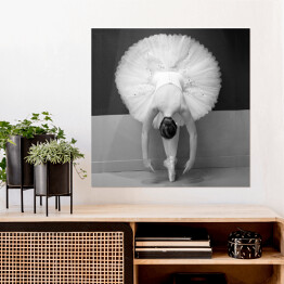 Plakat samoprzylepny Baletnica w czarno-białych odcieniach
