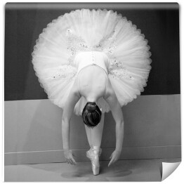 Baletnica w czarno-białych odcieniach