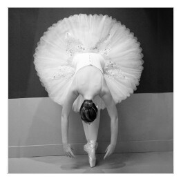 Plakat samoprzylepny Baletnica w czarno-białych odcieniach